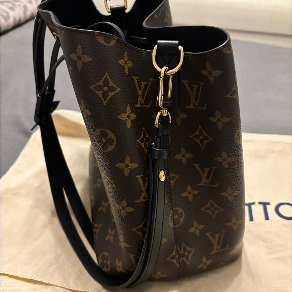 Louis Vuitton NéoNoé MM bag - Picture 4 of 13